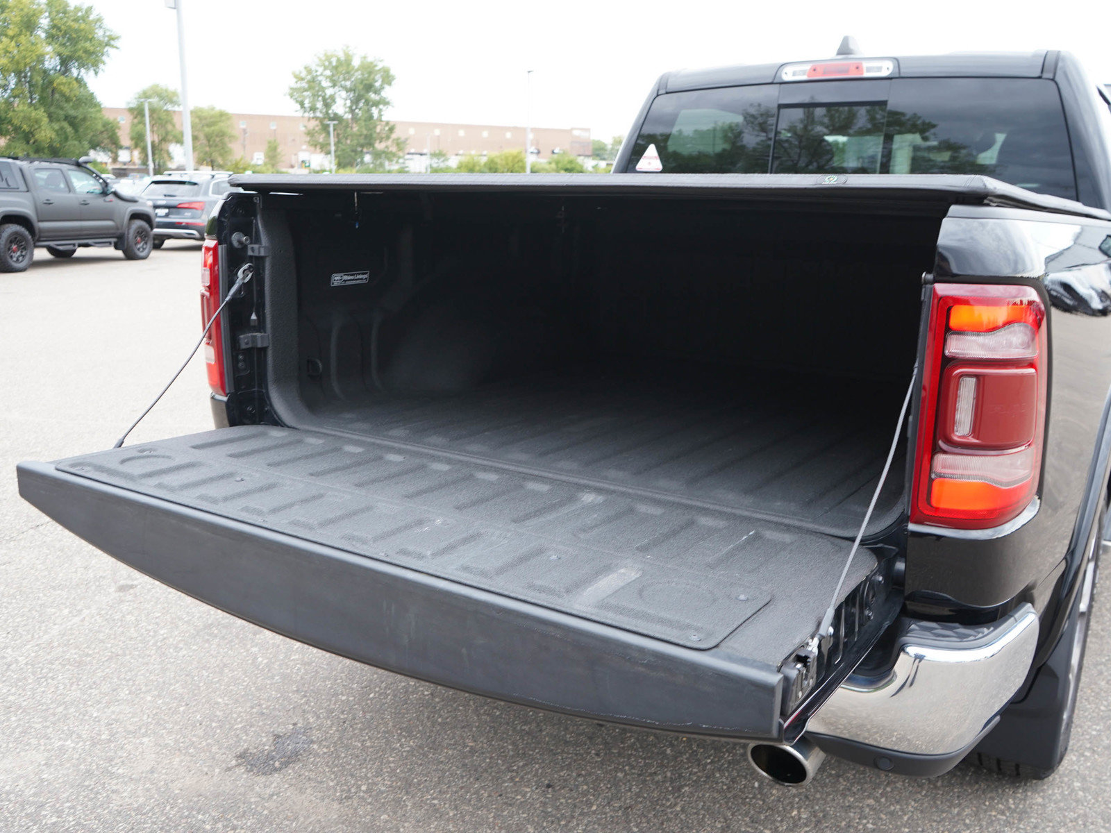 Used 2021 RAM 1500 Laramie AWD/4WD image 13