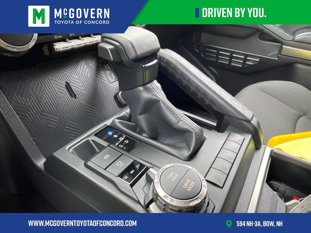 Used 2025 Toyota 4Runner SR5 AWD/4WD image 35