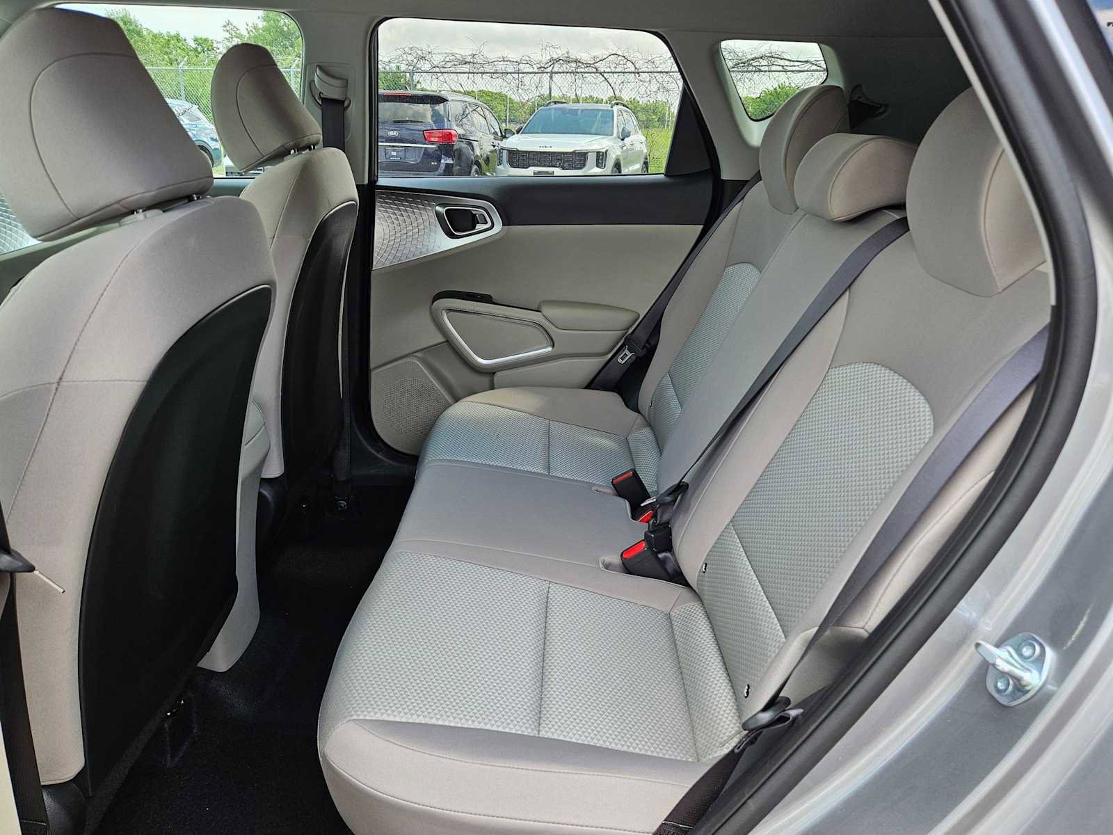 Certified 2025 Kia Soul LX FWD image 15
