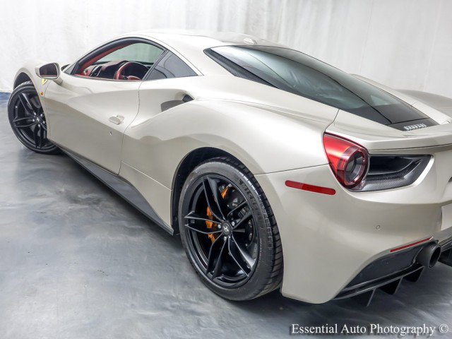 Used 2016 Ferrari 488 GTB RWD image 10