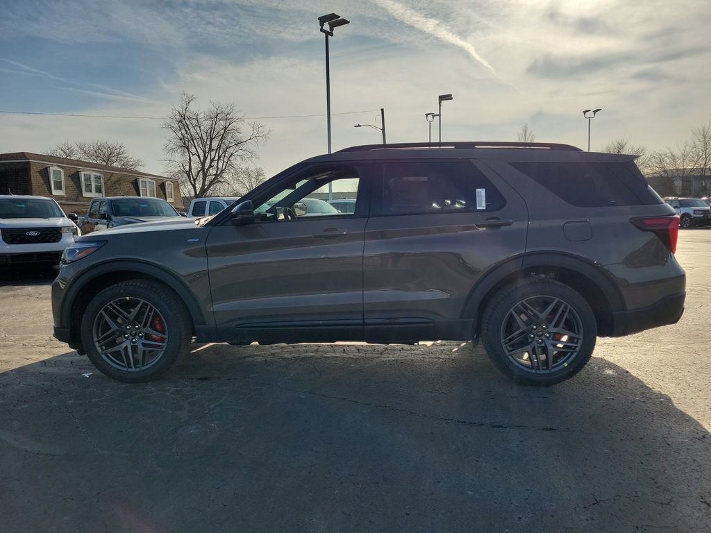 New 2026 Ford Explorer ST-Line w/ ST-Line Street Pack image 7