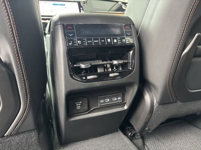 New 2026 Jeep Grand Cherokee Summit w/ Obsidian Package image 16