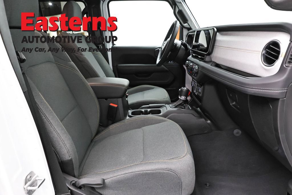 Used 2025 Jeep Wrangler Unlimited Sahara image 24