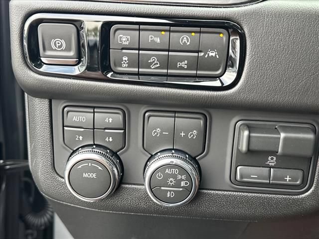 New 2026 GMC Yukon Denali w/ Advanced Technology Package AWD/4WD image 31