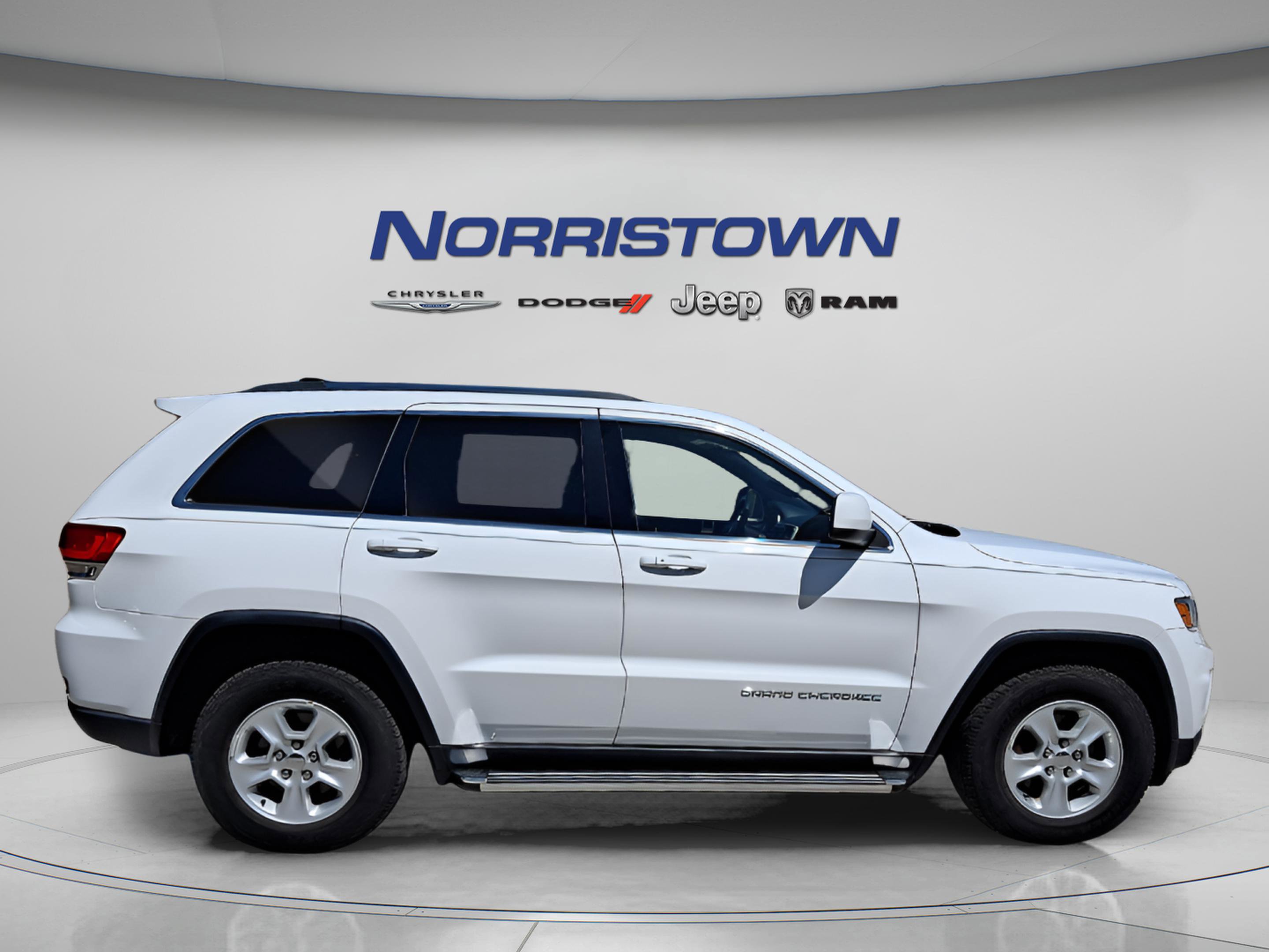 Used 2015 Jeep Grand Cherokee Laredo w/ Quick Order Package 23E image 7