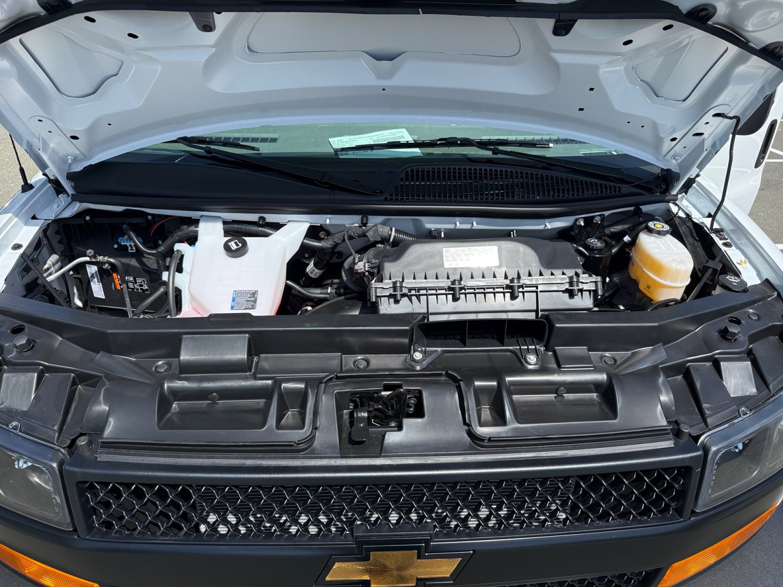 New 2026 Chevrolet Express 3500 RWD image 19