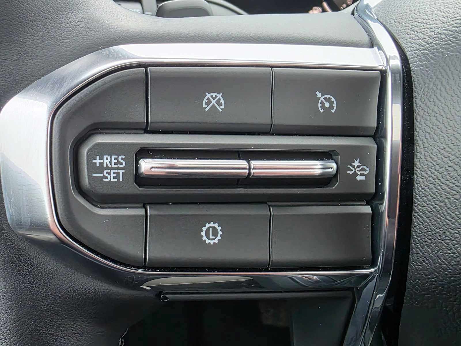 Used 2025 GMC Terrain Elevation w/ Elevation Premium Package AWD/4WD image 28