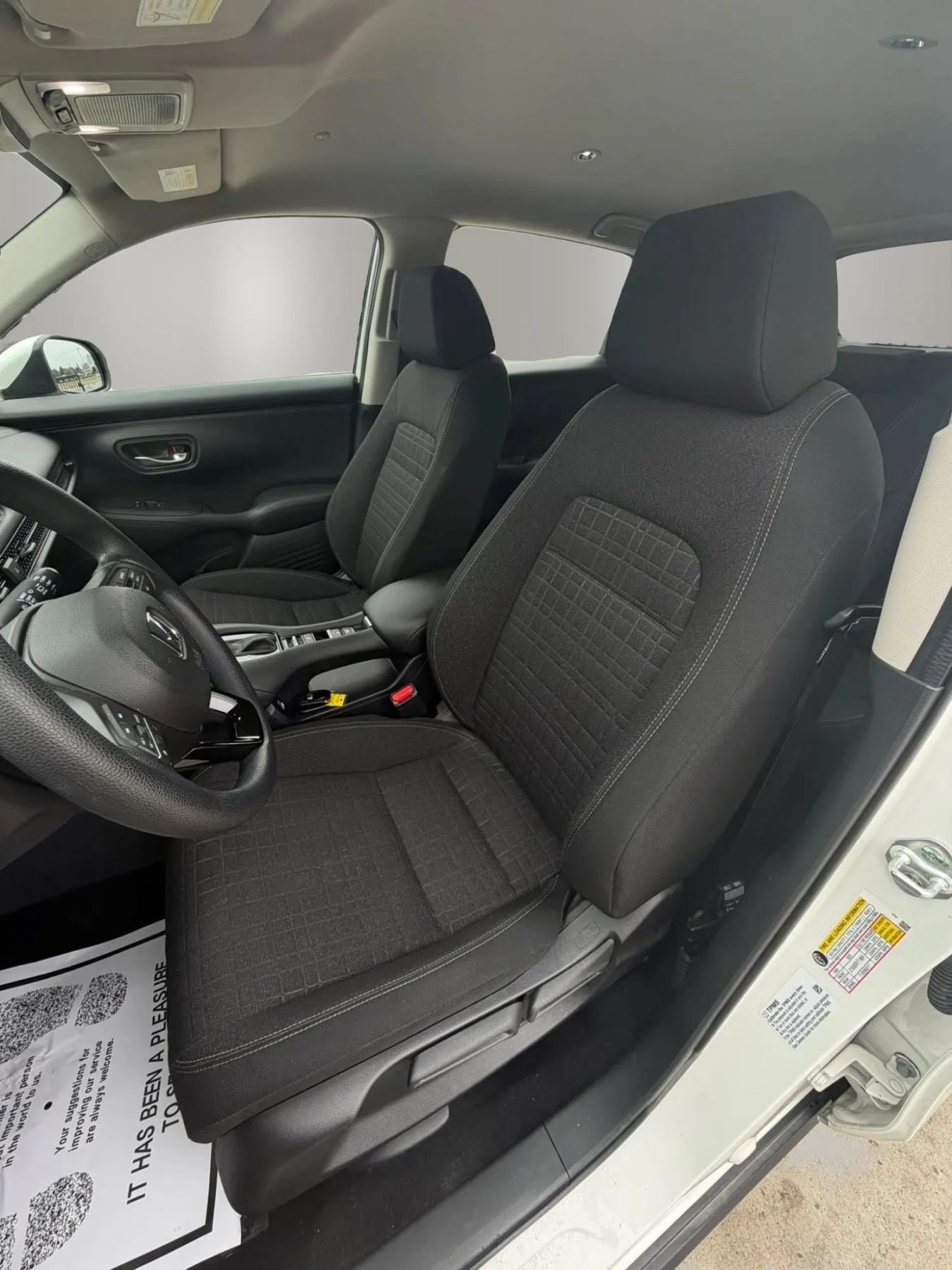Used 2023 Honda HR-V LX image 17