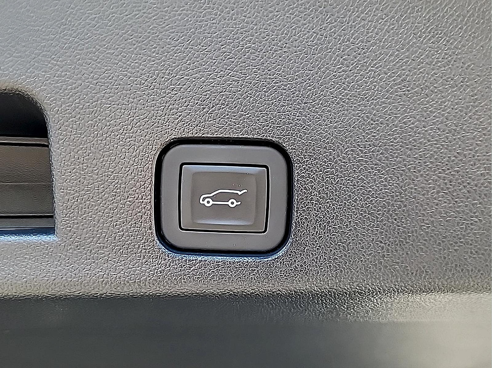 Used 2025 Chevrolet Traverse LT w/ Driver Confidence Package FWD image 27
