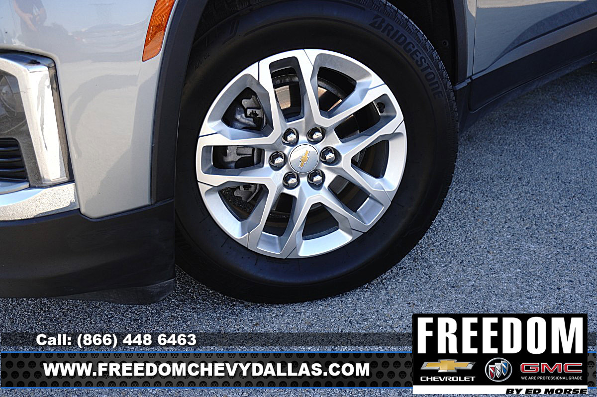 Used 2023 Chevrolet Traverse LS FWD image 44