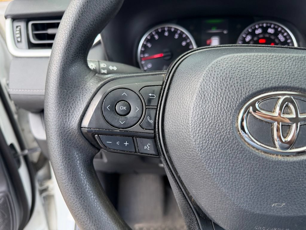 Used 2021 Toyota RAV4 LE FWD image 27