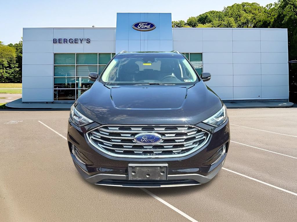Certified 2019 Ford Edge Titanium w/ Cold Weather Package AWD/4WD image 2