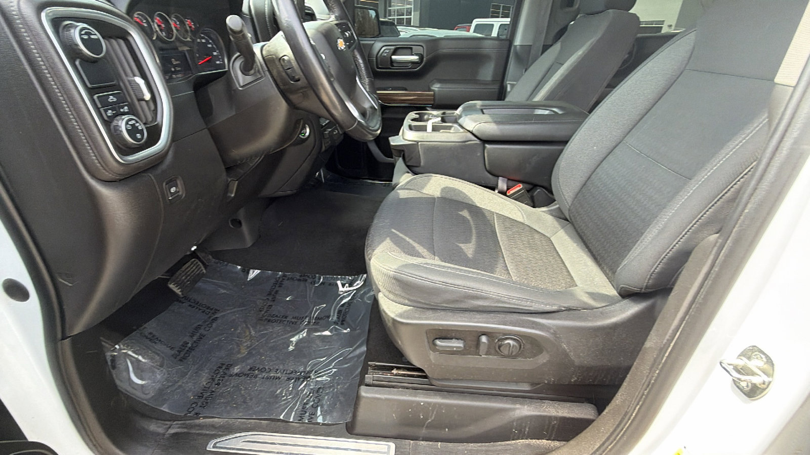 Used 2021 Chevrolet Silverado 1500 LT image 16