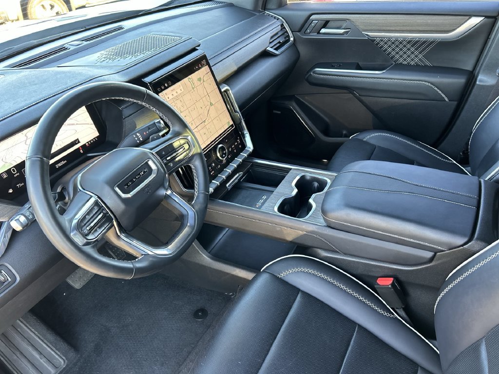 Used 2025 GMC Acadia Denali FWD image 10
