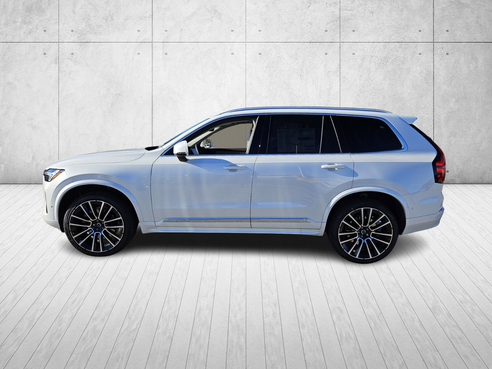 New 2026 Volvo XC90 B6 Plus w/ Protection Package Premier AWD/4WD image 4
