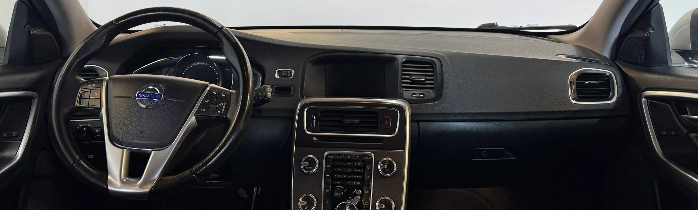 Used 2016 Volvo V60 T5 Premier w/ Convenience Package image 25