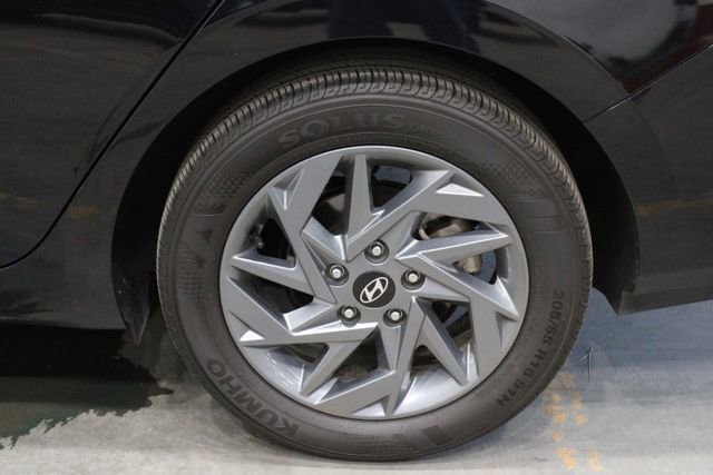 Used 2024 Hyundai Elantra SEL image 34