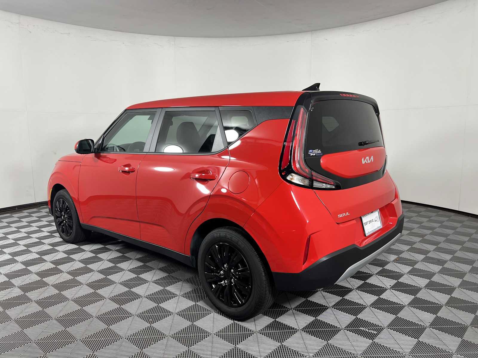 Used 2023 Kia Soul LX FWD image 5