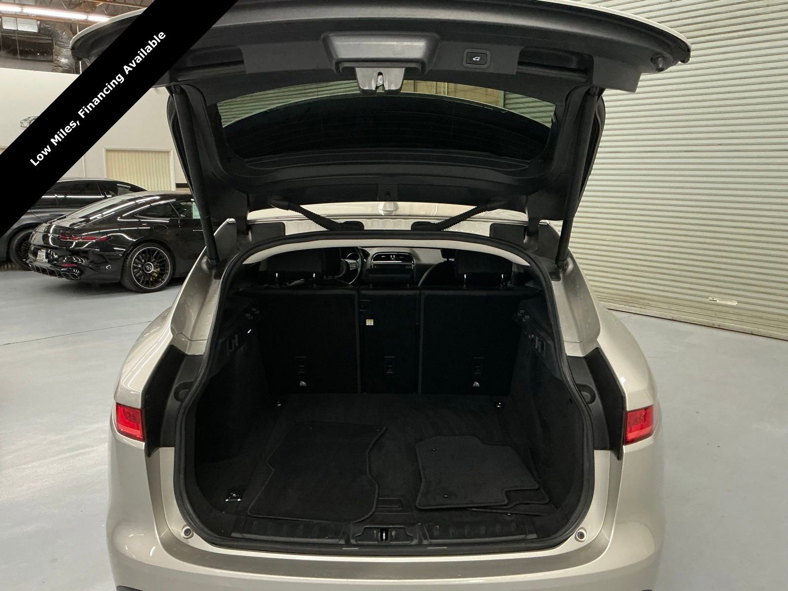 Used 2017 Jaguar F-PACE Prestige image 14