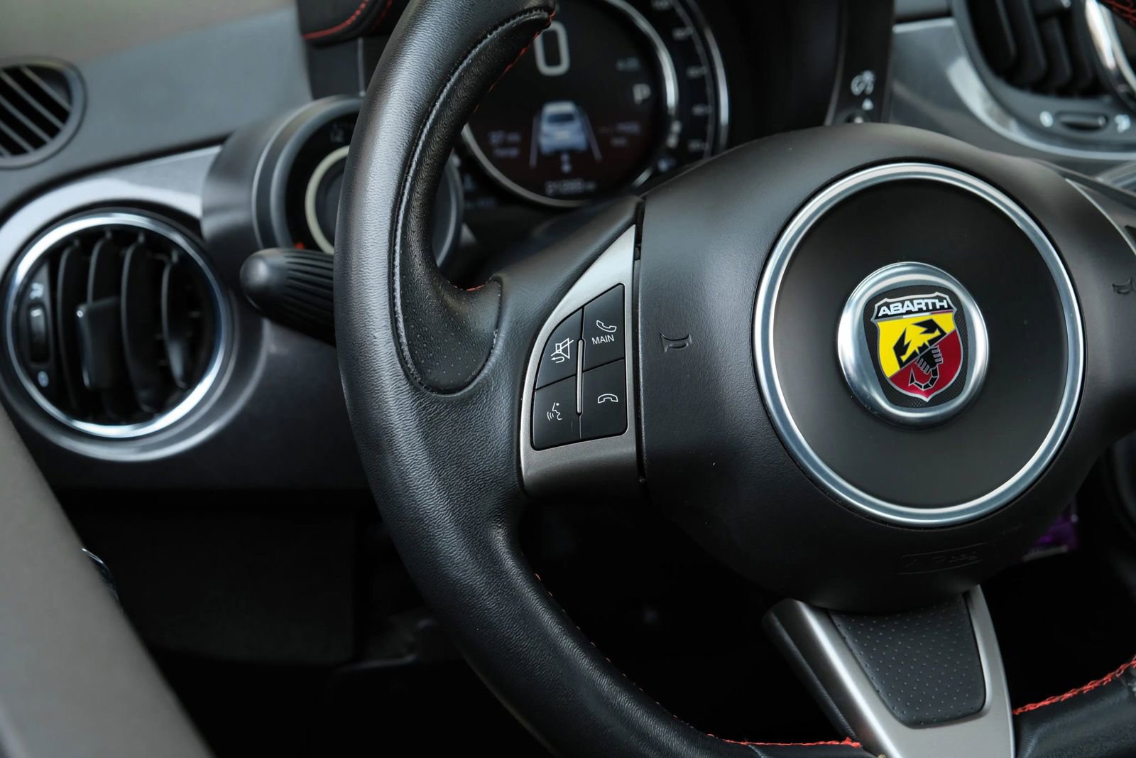 Used 2018 FIAT 500 Abarth w/ Popular Equipment Package image 21