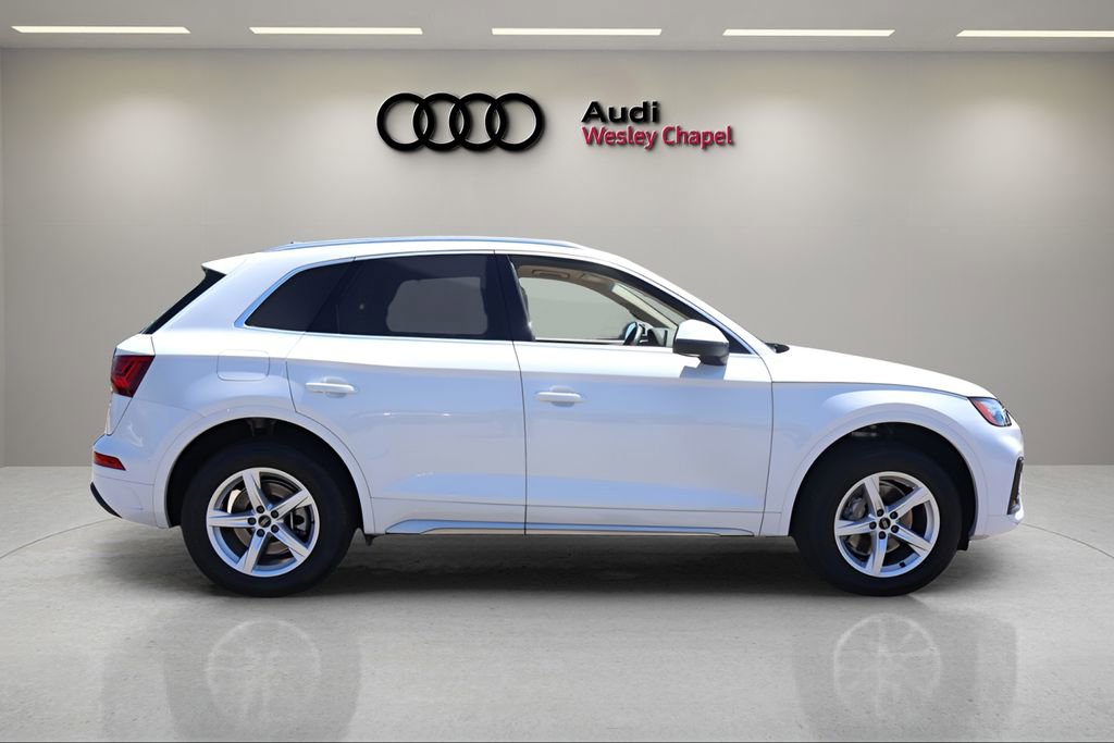 Used 2023 Audi Q5 2.0T Premium w/ Convenience Package image 6