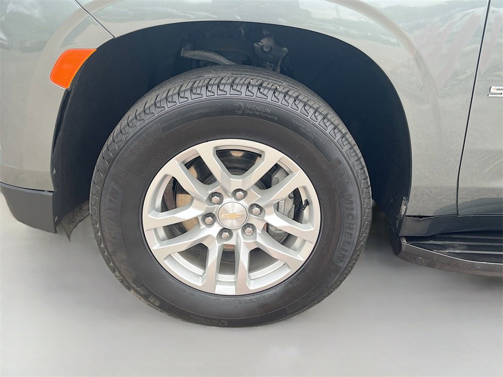 Used 2024 Chevrolet Suburban LS image 29