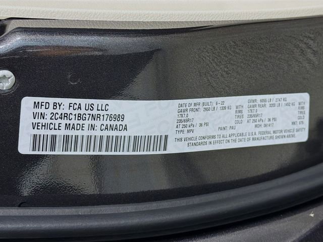 Used 2022 Chrysler Pacifica Touring-L image 34