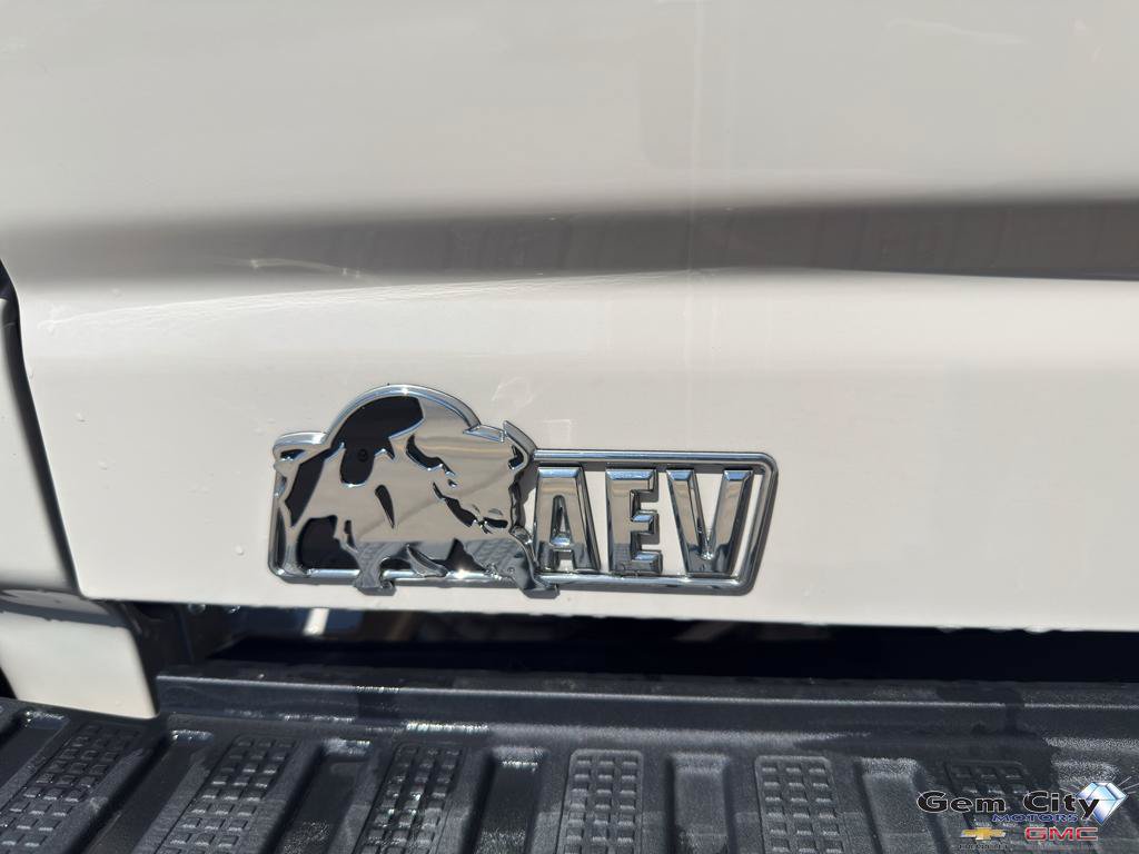 New 2026 GMC Sierra 2500 AT4X w/ AT4X AEV Edition AWD/4WD image 8