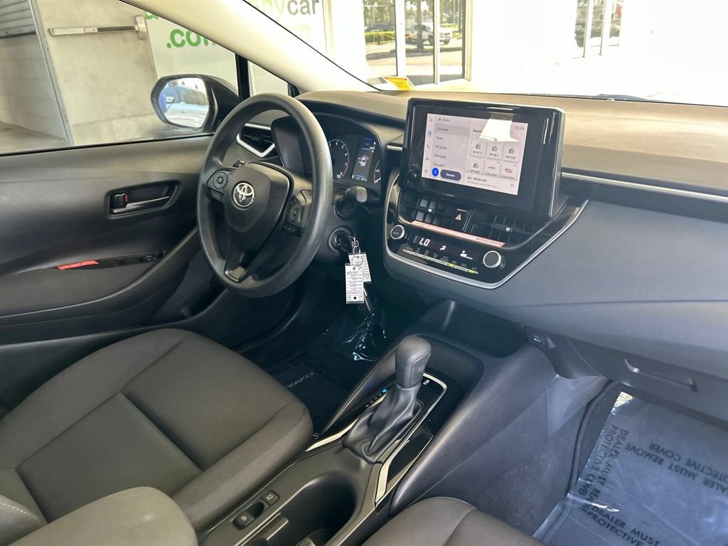 Used 2025 Toyota Corolla LE FWD image 24