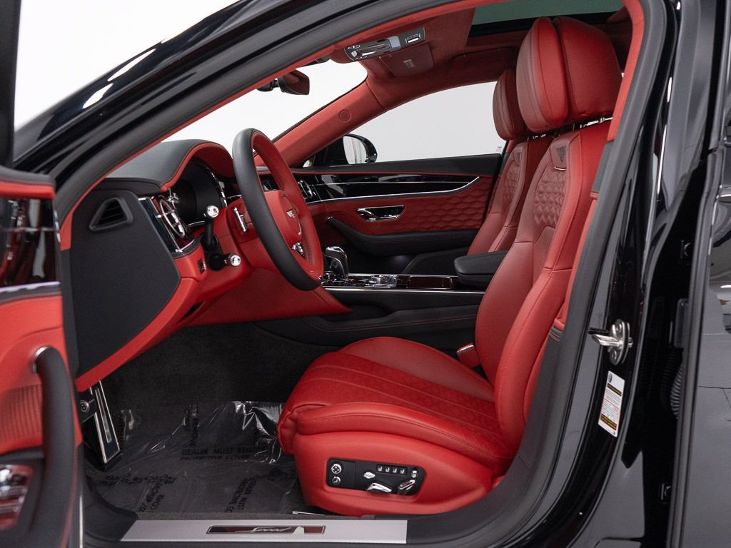 Used 2025 Bentley Flying Spur Plug-In Hybrid AWD/4WD image 15