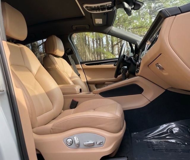 Used 2022 Porsche Macan Base image 20
