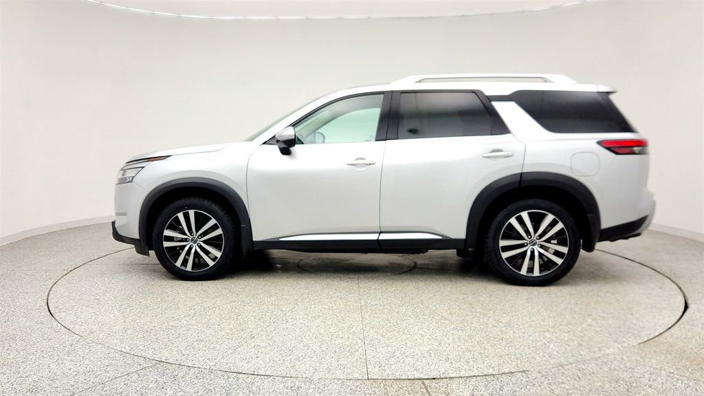 Used 2023 Nissan Pathfinder Platinum image 8