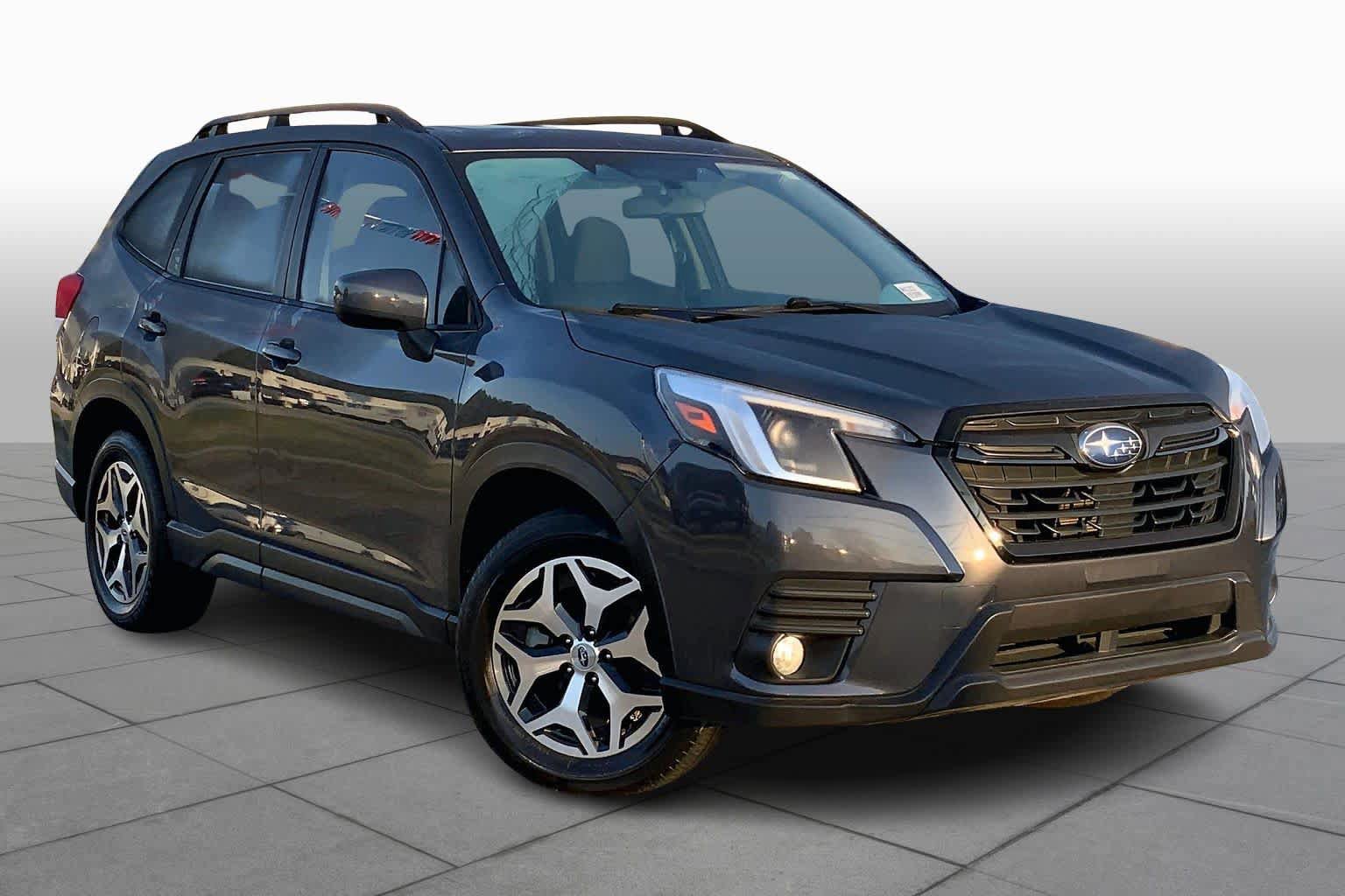 Used 2022 Subaru Forester Premium image 3