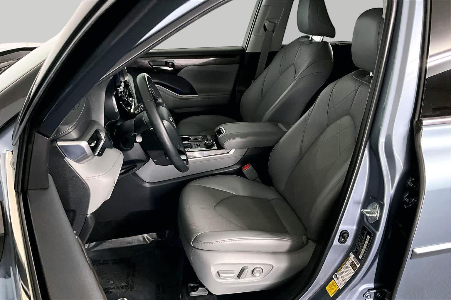 Used 2022 Toyota Highlander Platinum AWD/4WD image 9