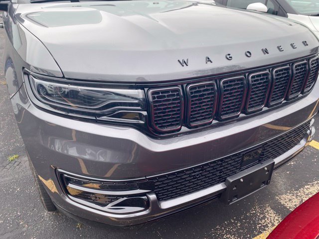 Used 2023 Jeep Wagoneer Series II AWD/4WD image 3