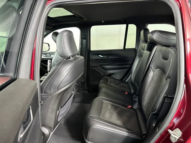 Used 2023 Jeep Grand Cherokee Altitude image 26