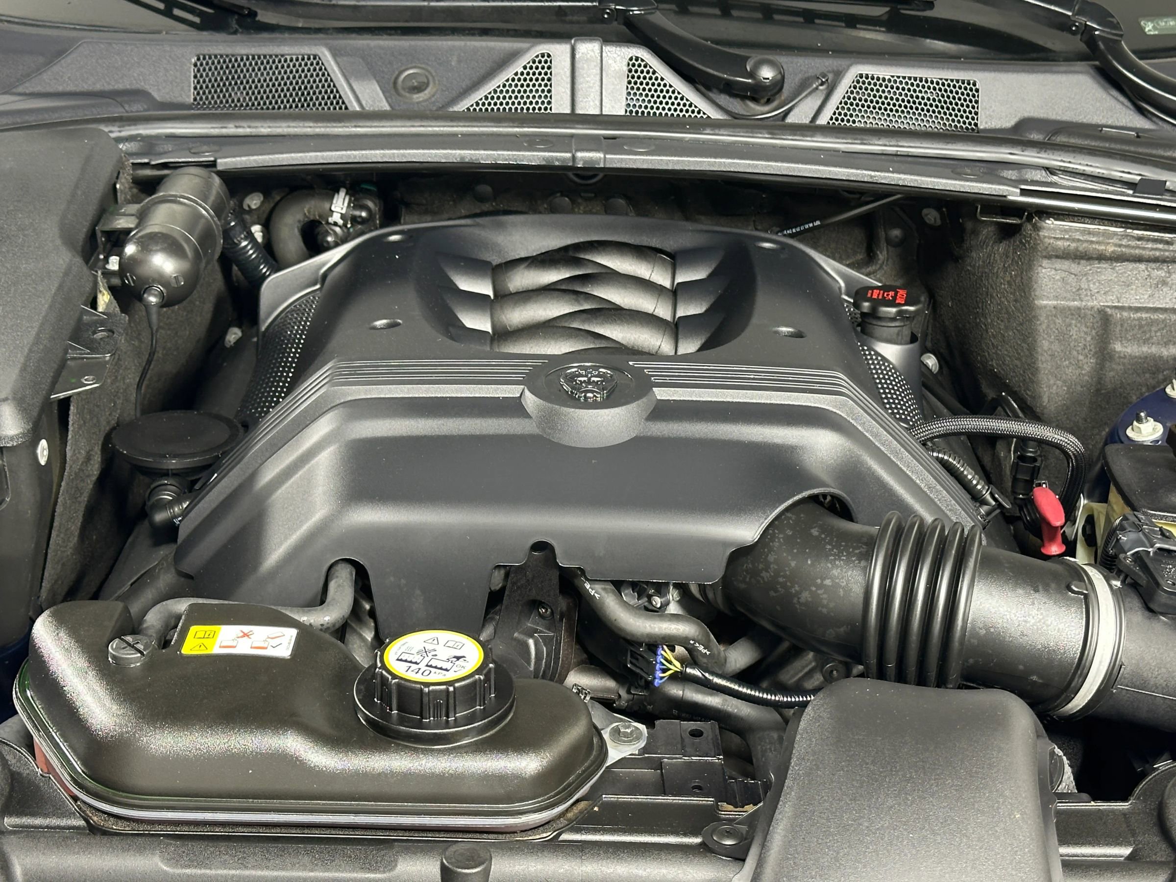 Used 2009 Jaguar XF Premium image 15