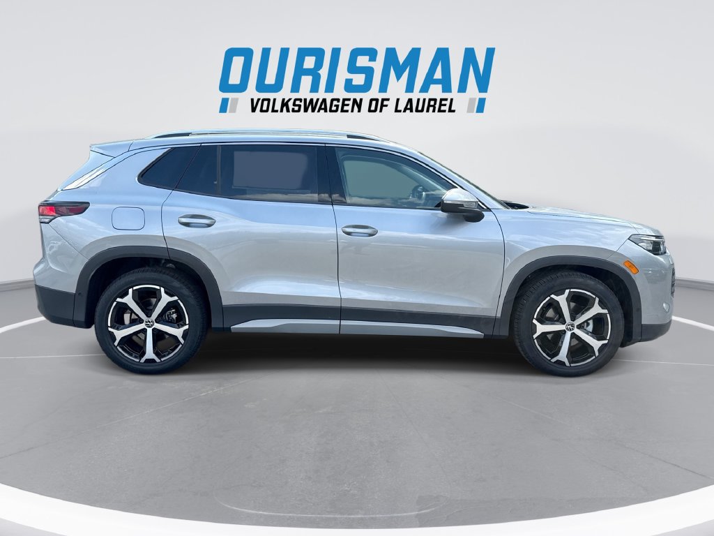 New 2026 Volkswagen Tiguan SE FWD image 9