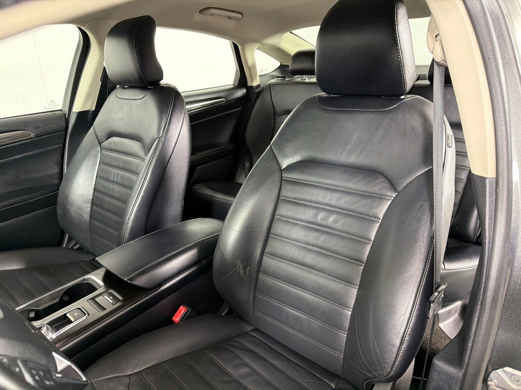 Used 2018 Ford Fusion SE image 12