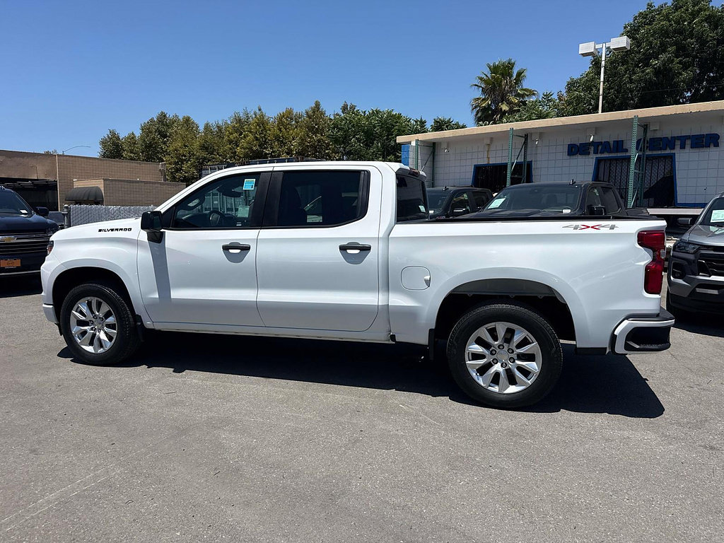 Used 2024 Chevrolet Silverado 1500 Custom w/ LPO, Dark Essentials Package AWD/4WD image 5