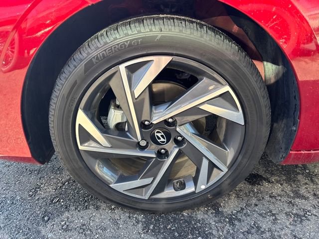 Certified 2025 Hyundai Elantra Limited image 16