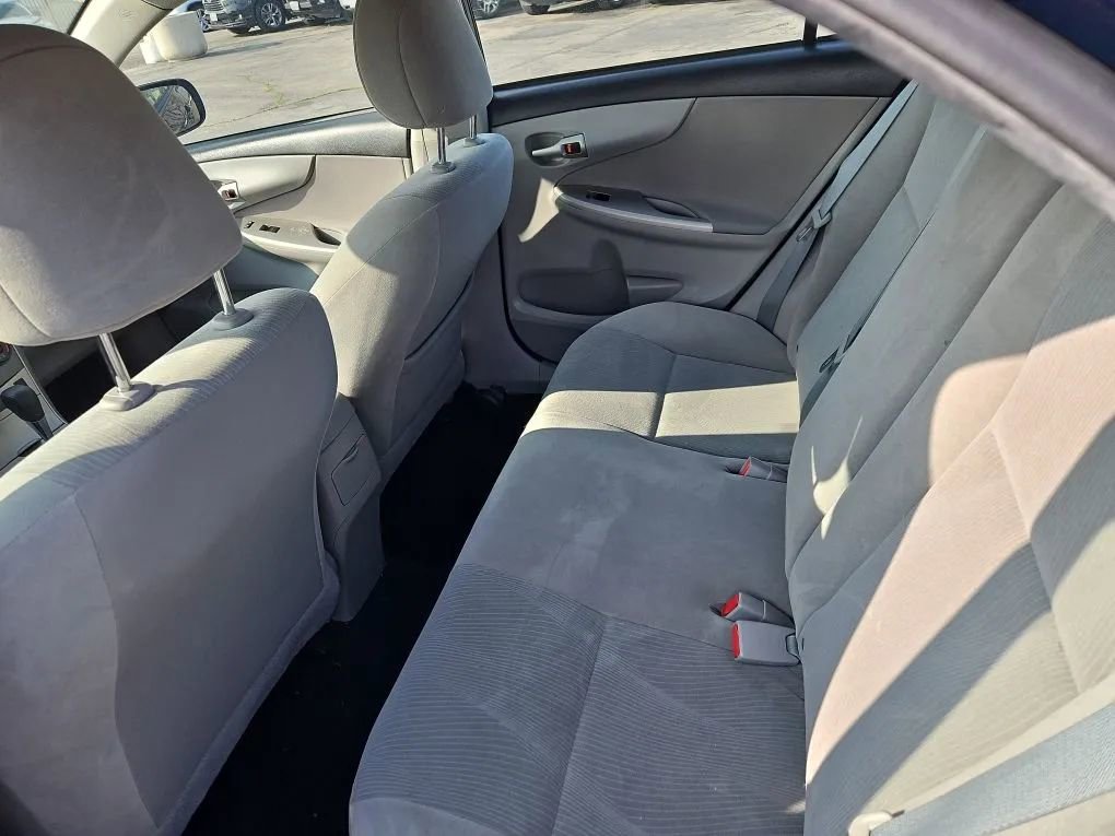 Used 2012 Toyota Corolla LE image 17