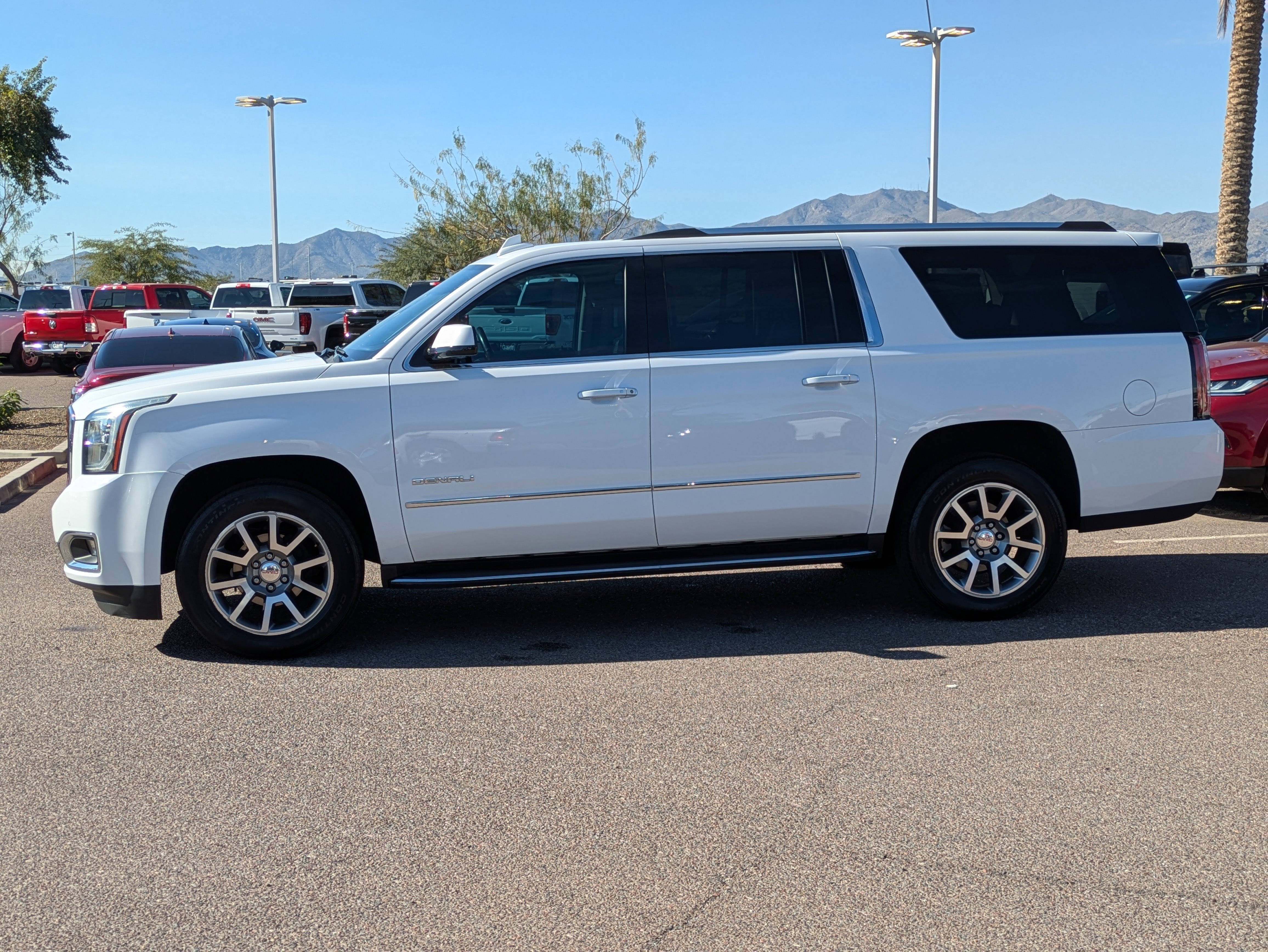 Used 2020 GMC Yukon XL Denali w/ Open Road Package image 6