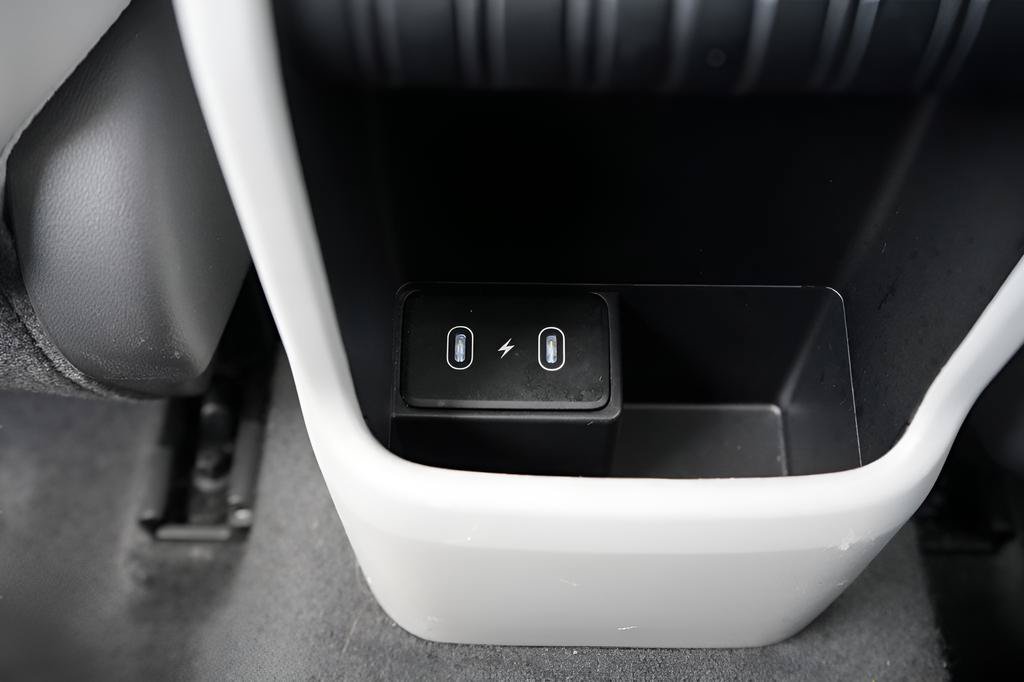 Certified 2024 Hyundai Kona Limited FWD image 18