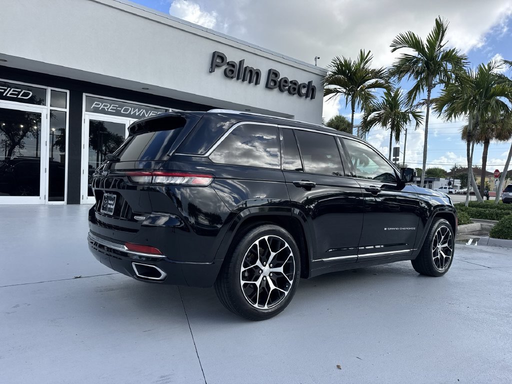 Used 2023 Jeep Grand Cherokee Summit AWD/4WD image 24