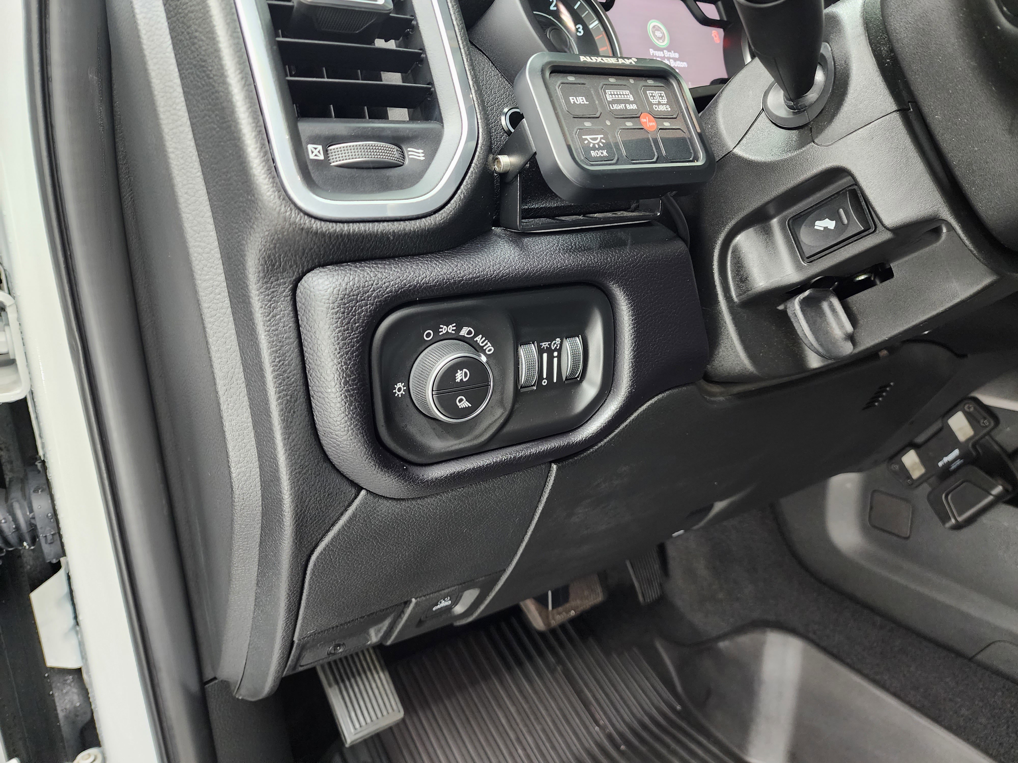 Used 2021 RAM 3500 Laramie w/ Night Edition image 42