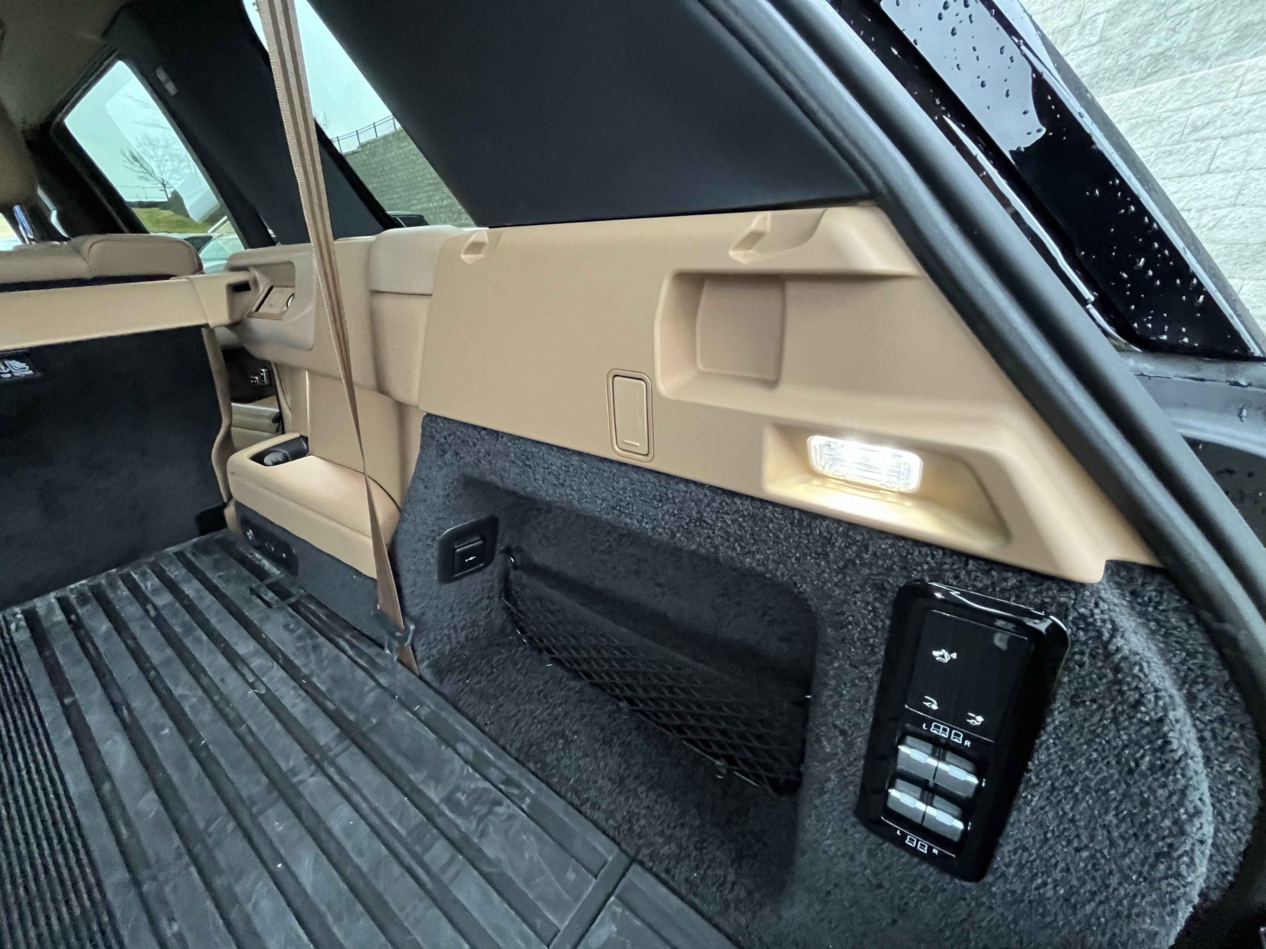 Used 2025 Land Rover Range Rover Long Wheelbase SE image 28