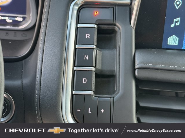 Used 2023 Chevrolet Suburban Z71 w/ Luxury Package AWD/4WD image 22