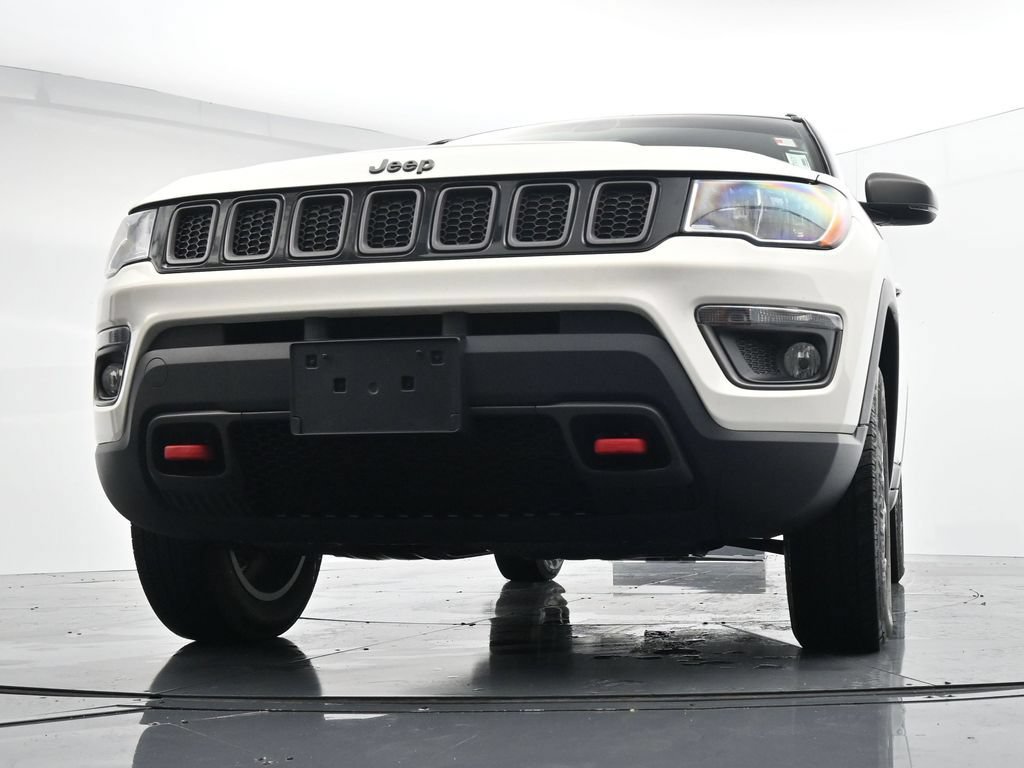 Used 2019 Jeep Compass Trailhawk w/ Popular Equipment Group AWD/4WD image 30