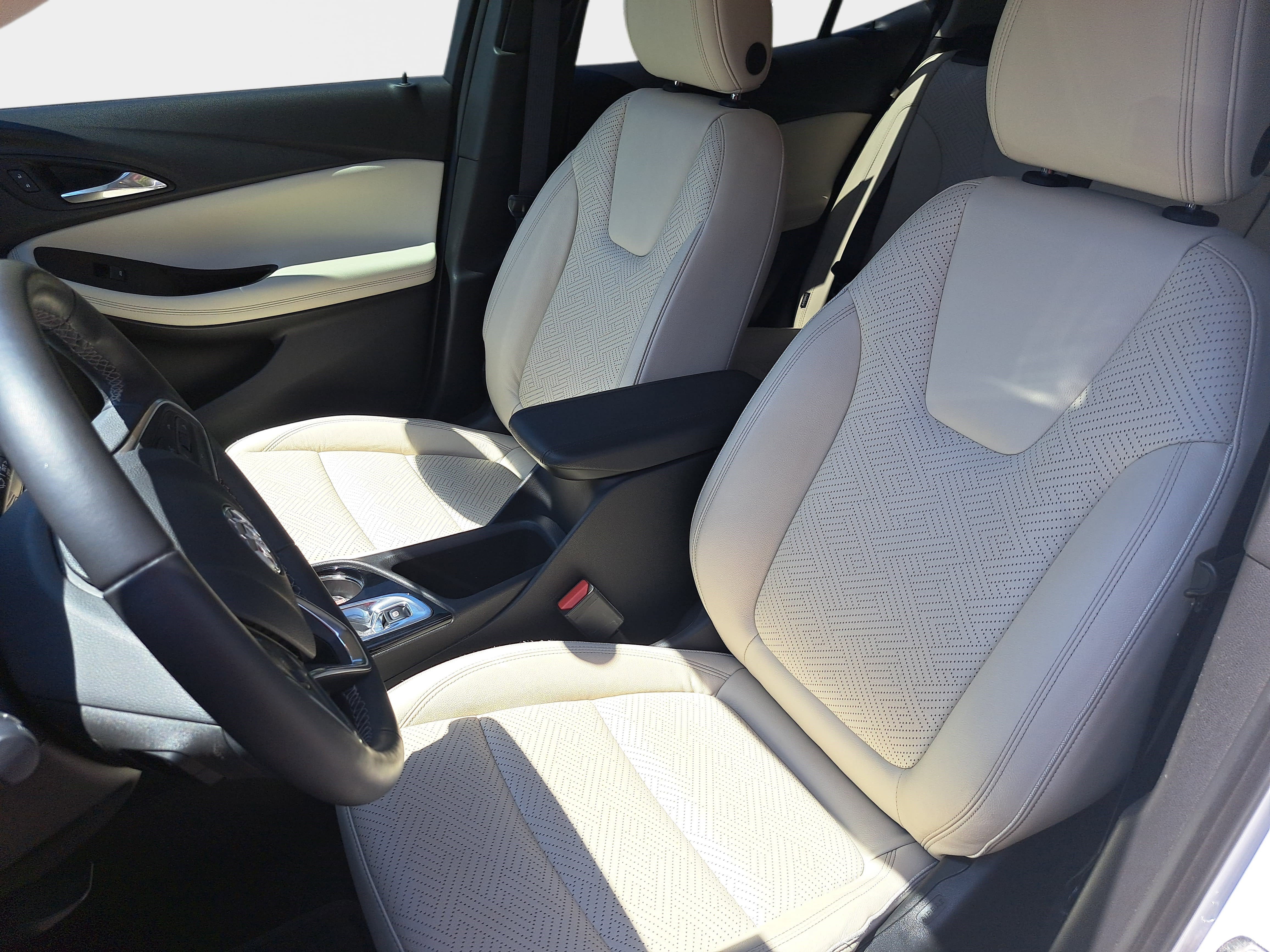 Used 2020 Buick Encore GX Essence w/ Sport Touring Package image 15